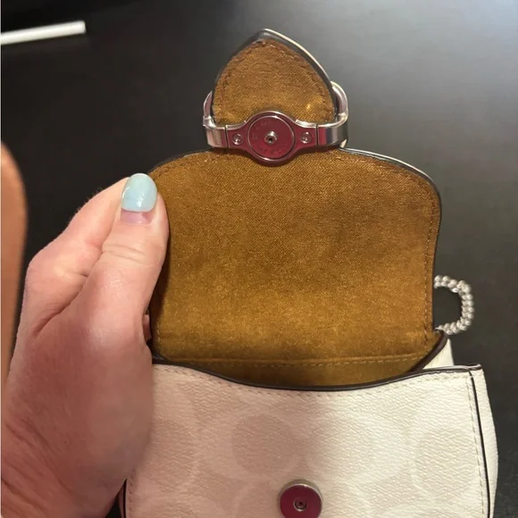 Coach White Leather Crossbody  card mini wallet with Chain Strap - Picture 6 of 8